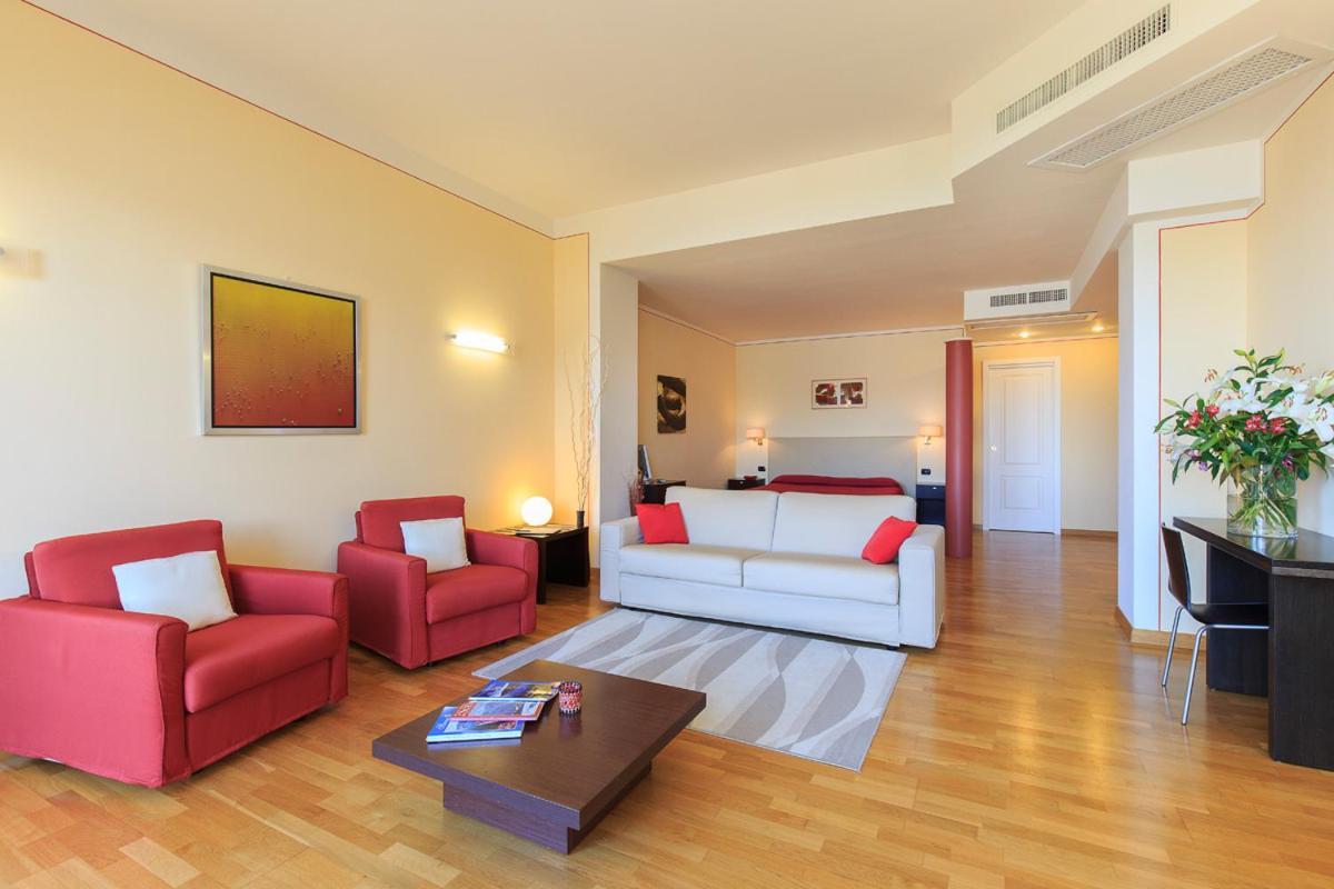 Hotel Residence La Luna Nel Porto Stresa Ngoại thất bức ảnh