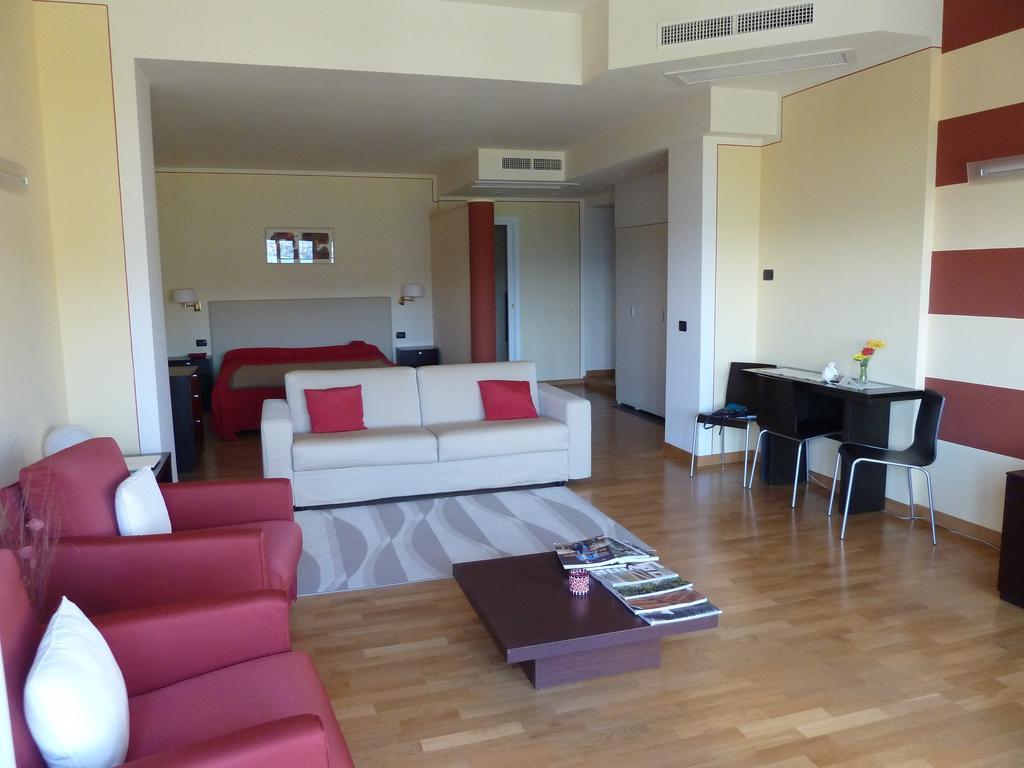 Hotel Residence La Luna Nel Porto Stresa Ngoại thất bức ảnh