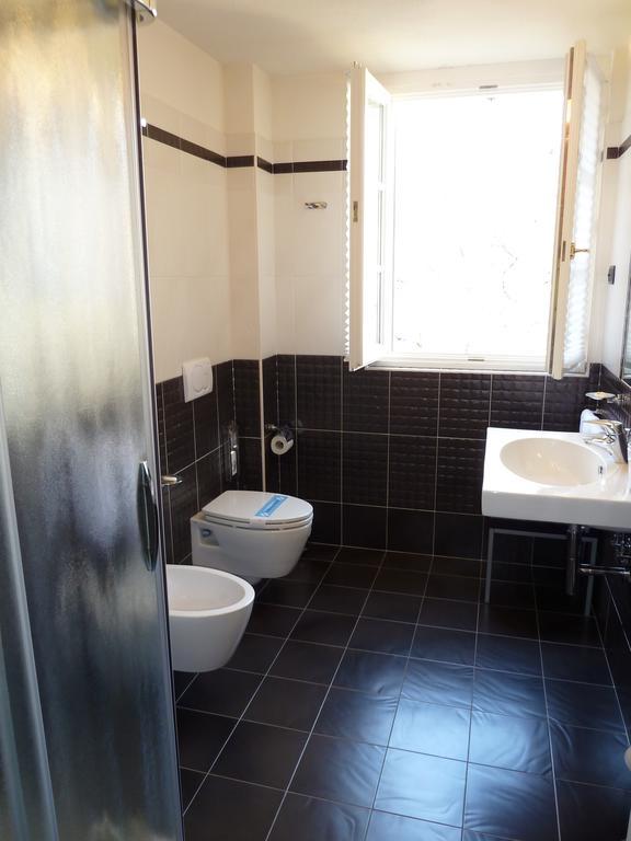 Hotel Residence La Luna Nel Porto Stresa Ngoại thất bức ảnh