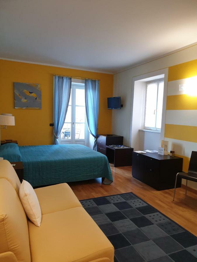 Hotel Residence La Luna Nel Porto Stresa Ngoại thất bức ảnh