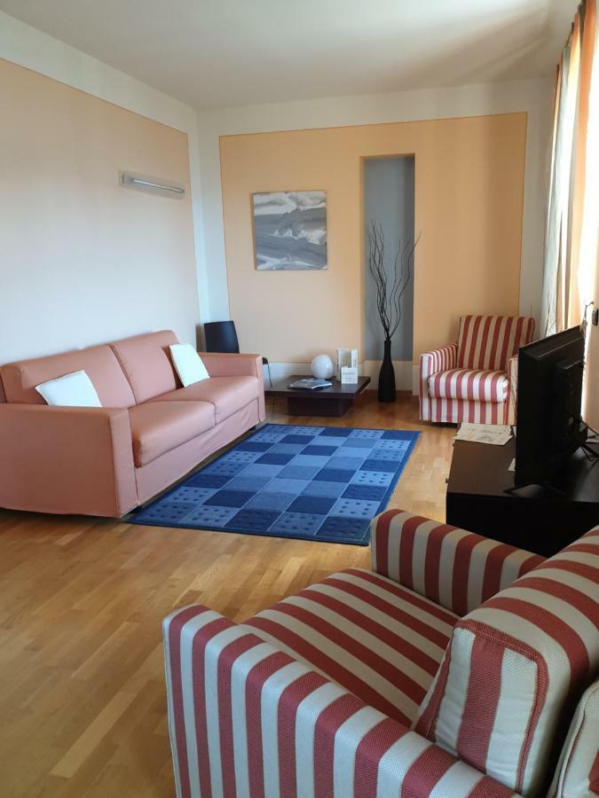 Hotel Residence La Luna Nel Porto Stresa Ngoại thất bức ảnh
