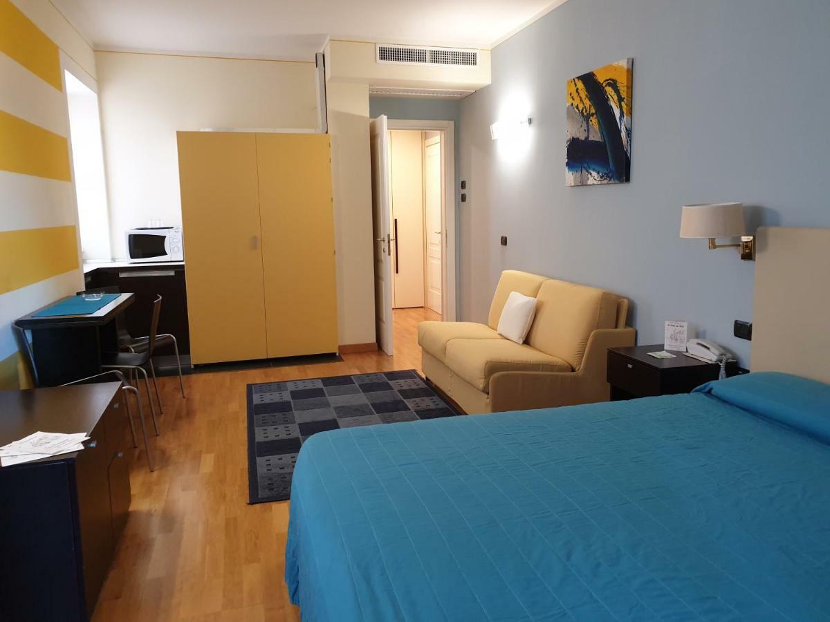 Hotel Residence La Luna Nel Porto Stresa Ngoại thất bức ảnh